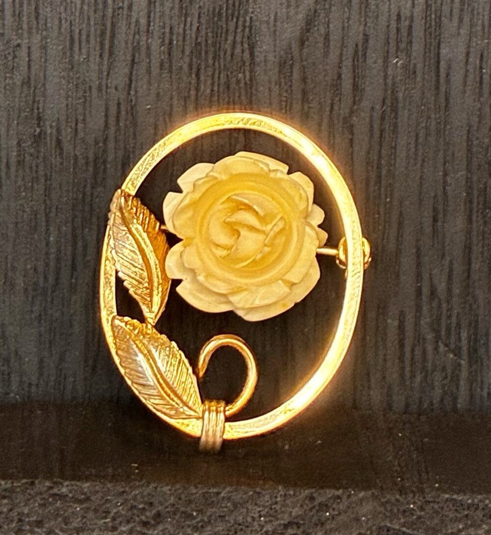 Bert castle vintage Signed brooch gold plated, Carved Rose. Marked 20 14k